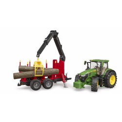 John Deere 7R 350 mit Rückeanhänger und 4 Baumstämmen