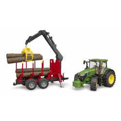 John Deere 7R 350 mit Rückeanhänger und 4 Baumstämmen